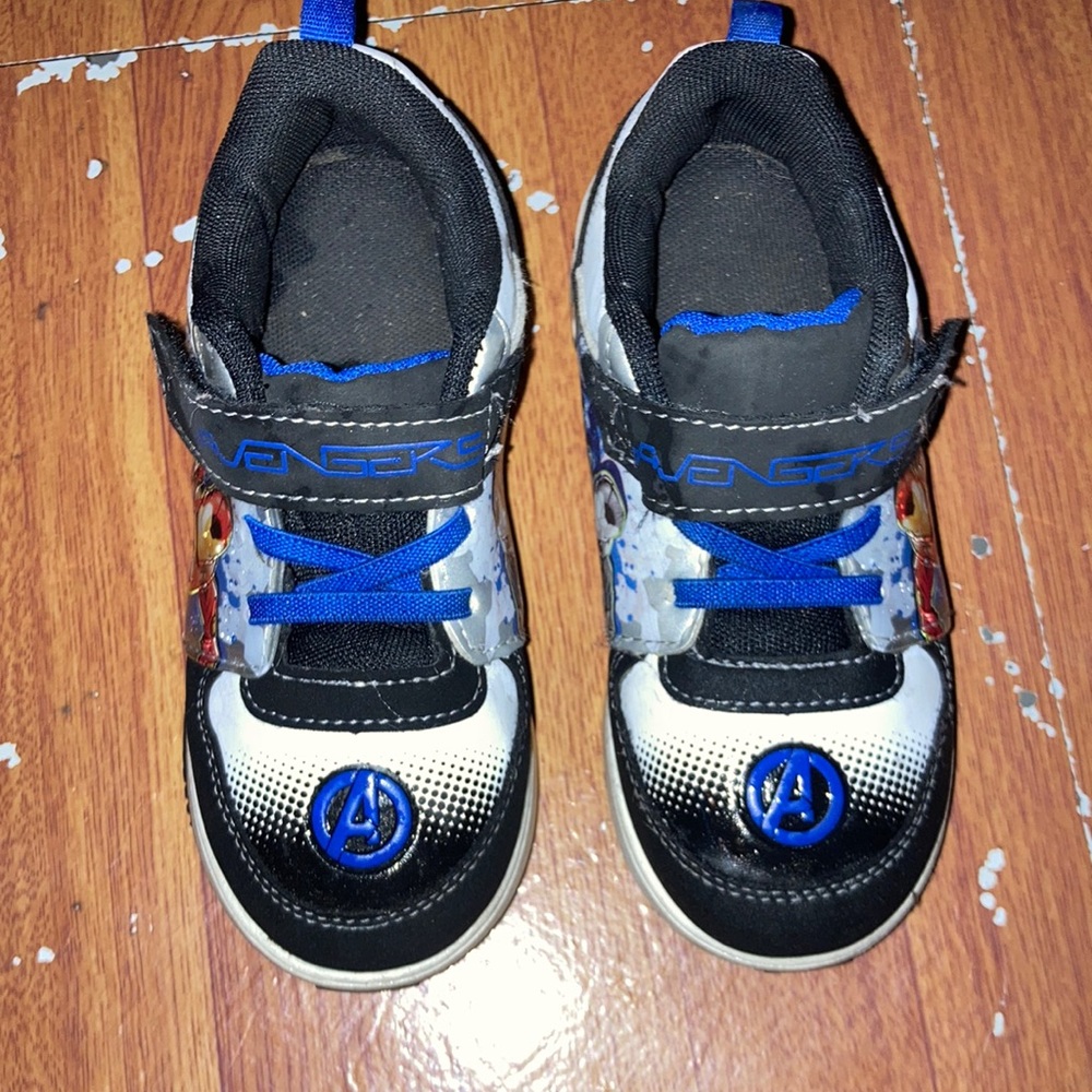 Boy shoes size 11